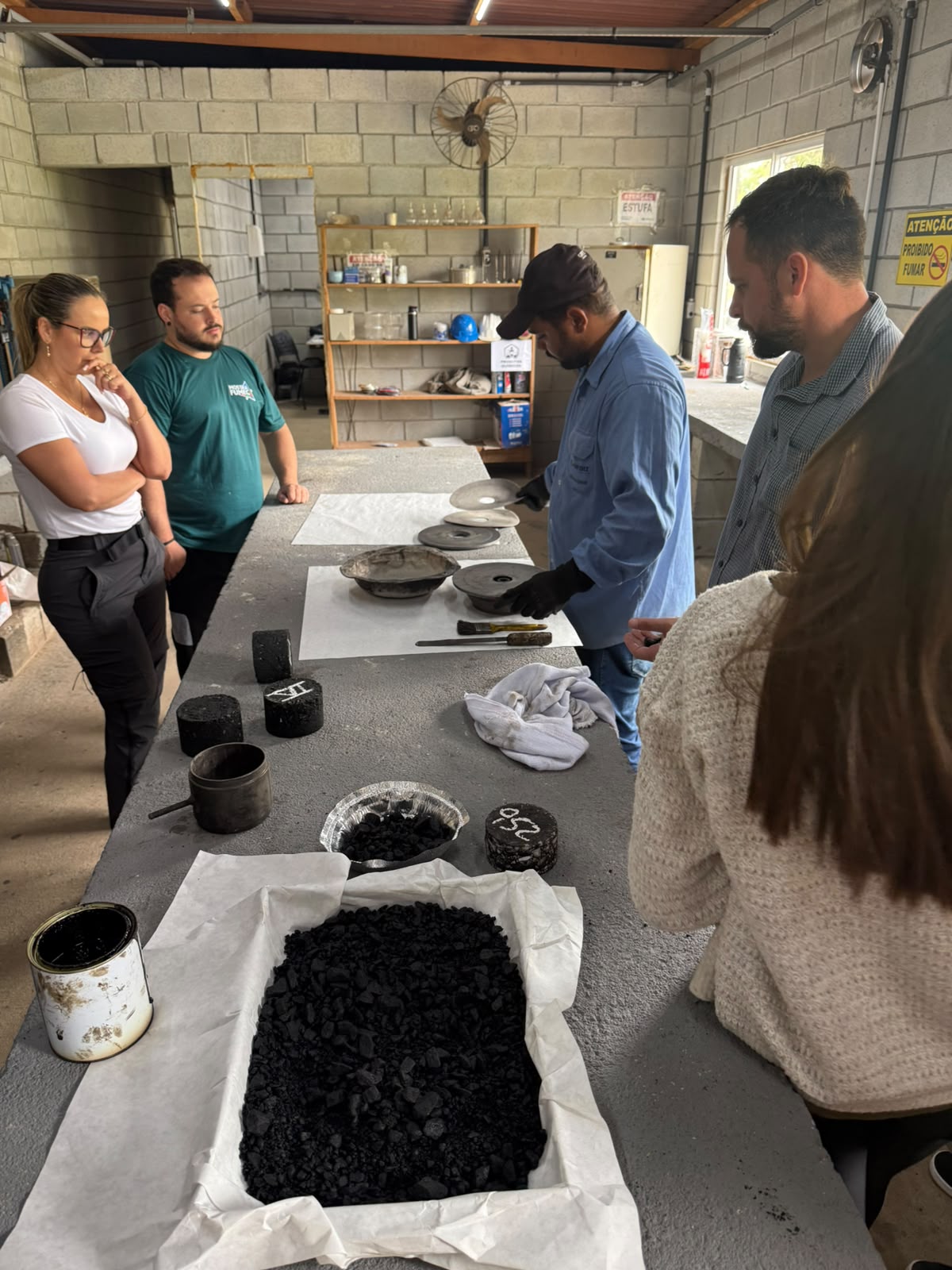 Aggregate samples and test specimens in the plant laboratory